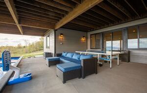 The Modern Bear | With a Private Pool, Ball Pit, Sleeps 12-50 - Garden City, Utah