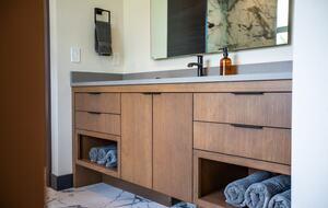 The Modern Bear | With a Private Pool, Ball Pit, Sleeps 12-50 - Garden City, Utah