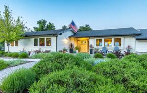 Central Coast Mountain View Retreat - Atascadero, California