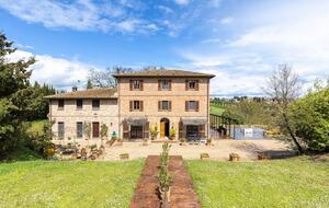 Villa San Lorenzo Umbrian Estate - Castiglione Del Lago, Italy