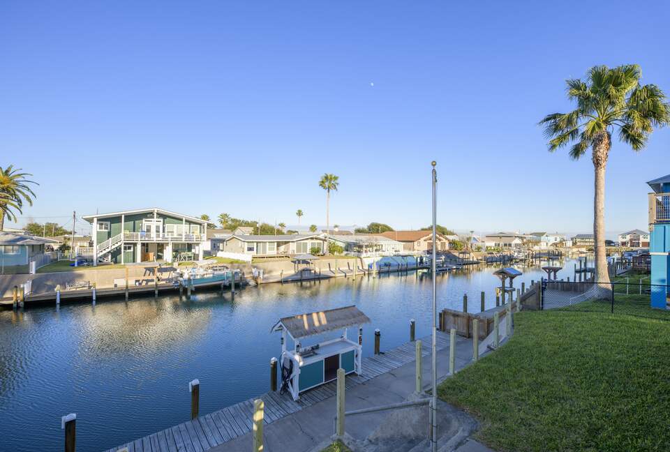 PalmTiki, Canal-based Tiki & Beach Themed Fun Escape in Rockport, Texas - Rockport, Texas