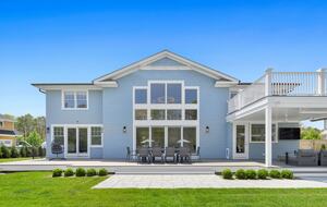 Carwin Lane Beach Escape - Quiogue, New York