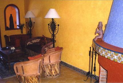 Bugam Villa - Charming Lakeside Home