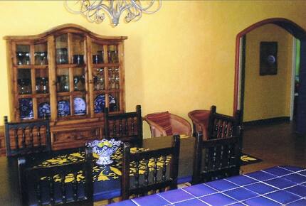 Bugam Villa - Charming Lakeside Home