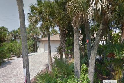 Idyllic Beachfront in Unique Casey Key - Osprey, Florida