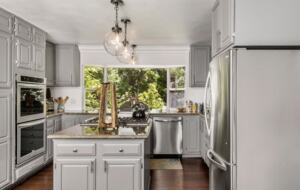 Beautiful Modern Home Walking Distance to Arrowhead Lake and Village - Lake Arrowhead, California