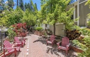 Beautiful Modern Home Walking Distance to Arrowhead Lake and Village - Lake Arrowhead, California