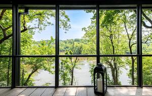 Luxury Riverfront Bungalow - Minutes to Downtown - Knoxville, Tennessee