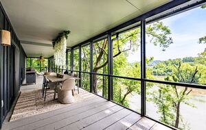 Luxury Riverfront Bungalow - Minutes to Downtown - Knoxville, Tennessee