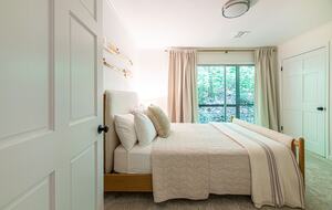 Luxury Riverfront Bungalow - Minutes to Downtown - Knoxville, Tennessee