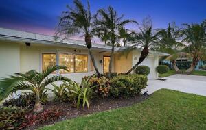 Amazing Jupiter Tropical Pool House - Jupiter, Florida