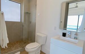 Modern Beachfront 2bd/2.5bth | With Rooftop Terrace and Pool - Providenciales, Turks and Caicos Islands