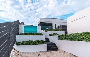 Modern Beachfront 2brdm/2bath | With pool & incredible view! - Providenciales, Turks and Caicos Islands
