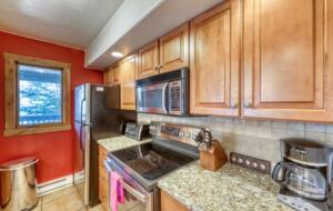 Timberfalls Hideaway - Luxurious Condo with Shared Pool and Tennis - Vail, Colorado