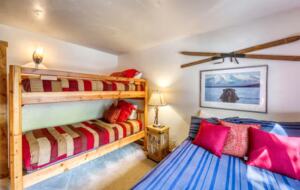 Timberfalls Hideaway - Luxurious Condo with Shared Pool and Tennis - Vail, Colorado