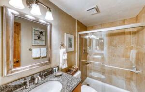 Timberfalls Hideaway - Luxurious Condo with Shared Pool and Tennis - Vail, Colorado