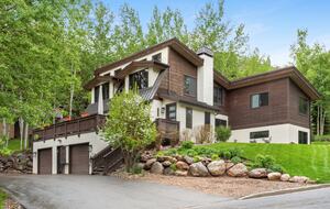 Vail Valley Modern Getaway - Vail, Colorado