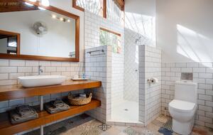 Tropical Getaway with Ocean/Jungle Views + Natural Swim Pool - Bocas del Toro Province, Panama