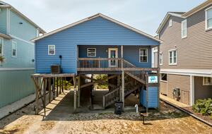 Holden Beach Oceanfront Retreat - Holden Beach, North Carolina