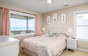 Holden Beach Oceanfront Retreat - Holden Beach, North Carolina