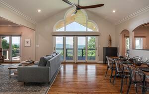 Entry leads to greatroom