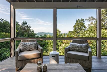 Carolina Mountain Retreat with Unobstructed Mountain Views - Hendersonville, North Carolina