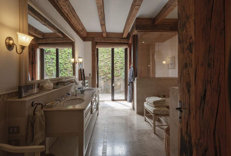 Olivo Santo Estate - Laguna de Zapallar, Chile