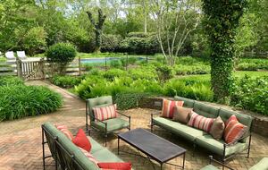 Hamptons Luxury House with Pool/Hot tub and Mature Garden 8 min walk to Beach - East Hampton, New York