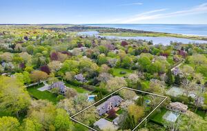 Hamptons Luxury House with Pool/Hot tub and Mature Garden 8 min walk to Beach - East Hampton, New York