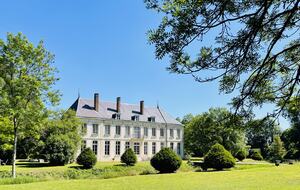 Château d'Isle-sur-Marne (R) - Isle sur Marne, France