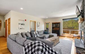 Silverthorne Spacious Getaway - Silverthorne, Colorado