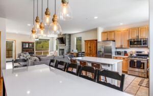 Silverthorne Spacious Getaway - Silverthorne, Colorado