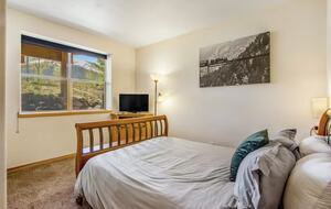 Silverthorne Spacious Getaway - Silverthorne, Colorado