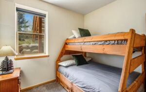 Silverthorne Spacious Getaway - Silverthorne, Colorado