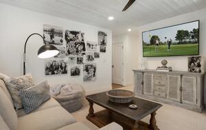 Beautifully Remodeled Mid-Century Modern Vail Home - Vail, Colorado