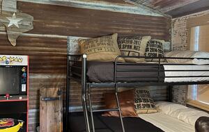 Private Getaway with a Game Room - Near Frio River - Leakey, Texas