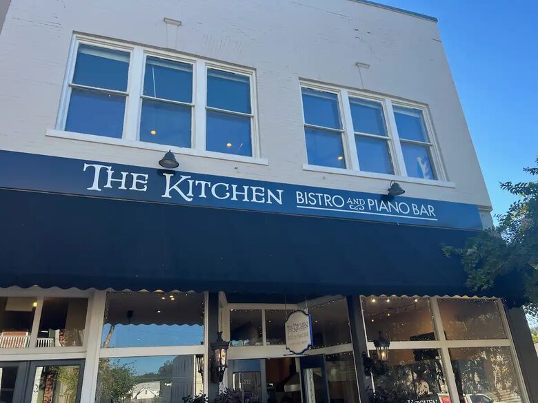 Natchez Gem | Charming Apartment near Historic Mansions, Casino, and more - Natchez, Mississippi