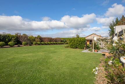 Rose Cottage - Karaka, New Zealand