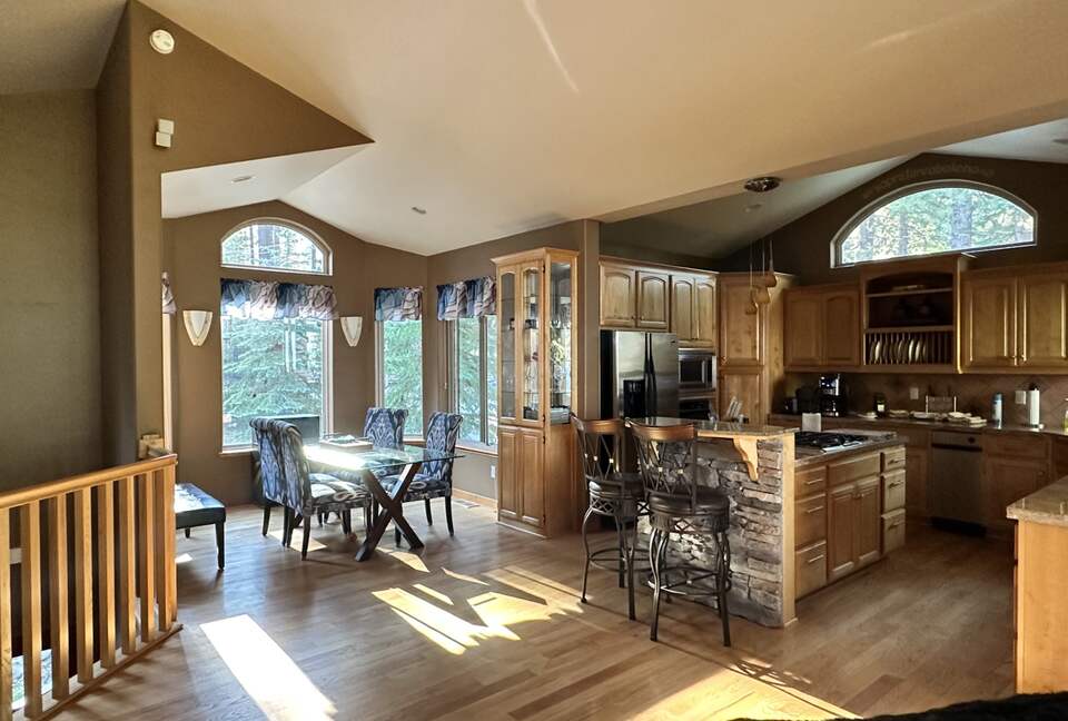 Luxurious Tahoe Cabin - South Lake Tahoe, California