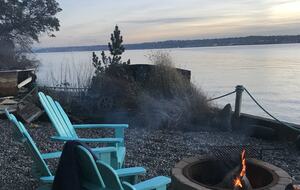 Waterfront retreat on Vashon; with a beach and hot tub! - Vashon, Washington
