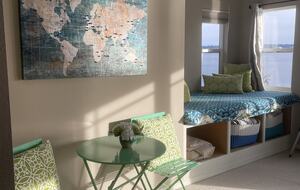 Waterfront retreat on Vashon; with a beach and hot tub! - Vashon, Washington