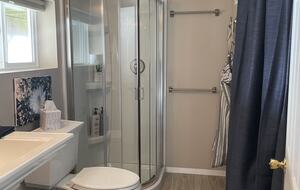 Waterfront retreat on Vashon; with a beach and hot tub! - Vashon, Washington