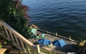 Waterfront retreat on Vashon; with a beach and hot tub! - Vashon, Washington