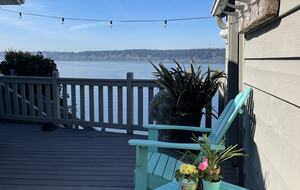 Waterfront retreat on Vashon; with a beach and hot tub! - Vashon, Washington