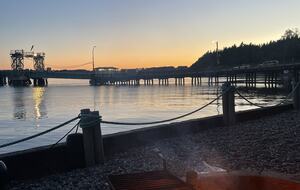 Waterfront retreat on Vashon; with a beach and hot tub! - Vashon, Washington