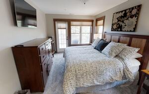 Black Bear Crossing #21 | Slopeside with Great Ski Trail Views - Snowshoe, West Virginia