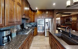 Black Bear Crossing #21 | Slopeside with Great Ski Trail Views - Snowshoe, West Virginia