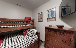 Black Bear Crossing #21 | Slopeside with Great Ski Trail Views - Snowshoe, West Virginia