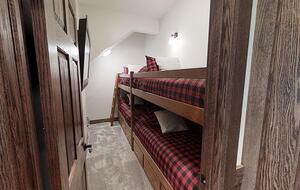 Black Bear Crossing #21 | Slopeside with Great Ski Trail Views - Snowshoe, West Virginia