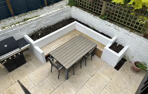 BACK GARDEN WITH GAS BBQ